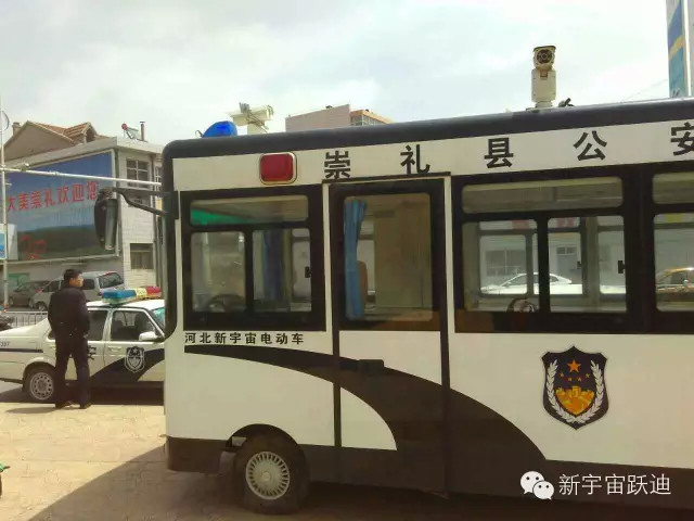 躍迪移動警務室執勤崇禮縣,維護地方社會穩定